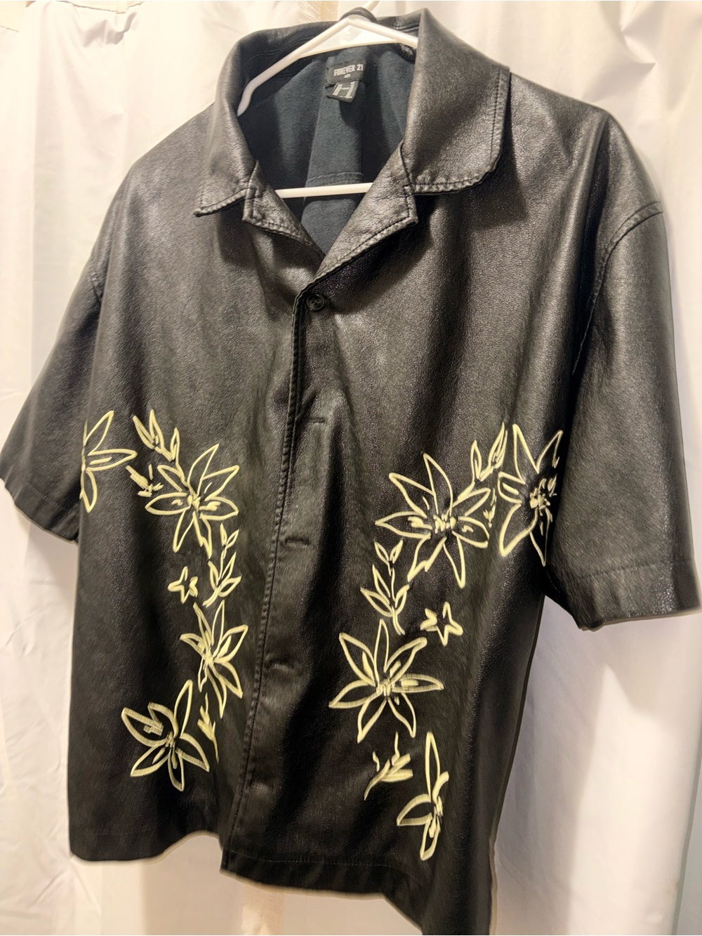 Forever 21 Black Short-Sleeve Shirt with Cream Floral Motif